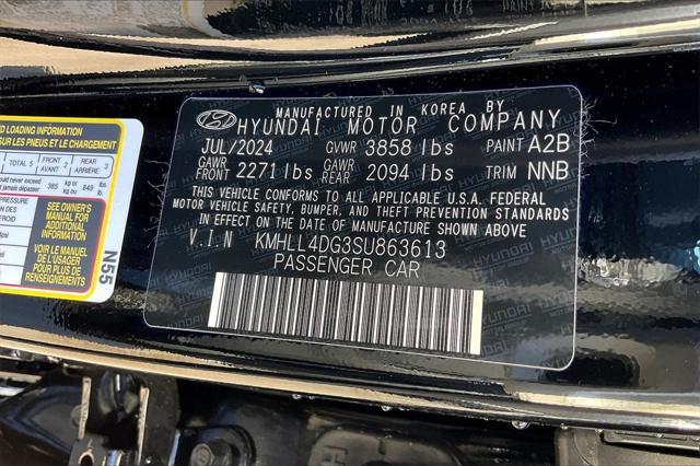 used 2025 Hyundai Elantra car, priced at $21,311