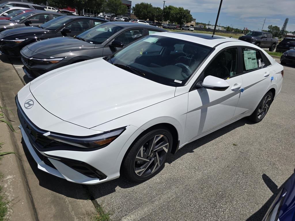 new 2025 Hyundai ELANTRA HEV car, priced at $28,526