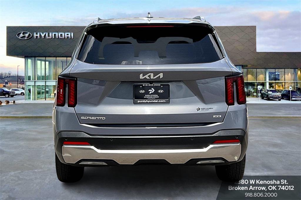 used 2024 Kia Sorento car, priced at $28,911