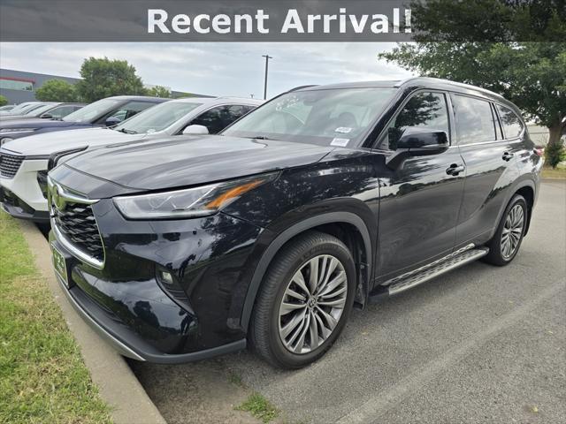 used 2022 Toyota Highlander car, priced at $37,011