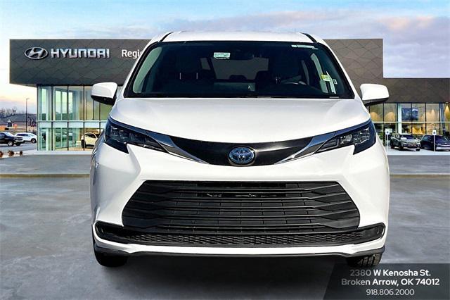 used 2024 Toyota Sienna car, priced at $40,911