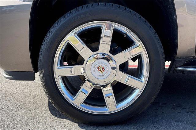 used 2013 Cadillac Escalade Hybrid car, priced at $17,911