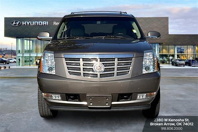 used 2013 Cadillac Escalade Hybrid car, priced at $17,911