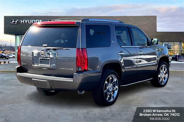 used 2013 Cadillac Escalade Hybrid car, priced at $17,911