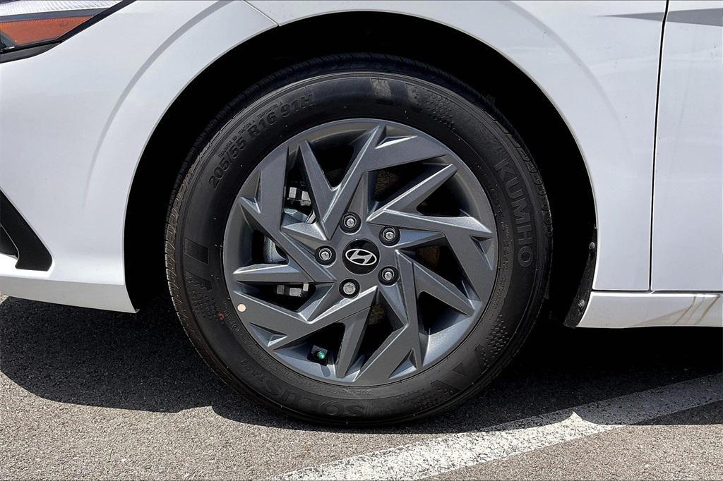 new 2025 Hyundai ELANTRA HEV car, priced at $24,351