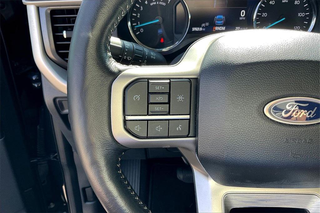 used 2024 Ford Expedition car, priced at $49,111