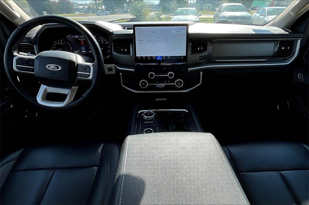 used 2024 Ford Expedition car, priced at $49,111
