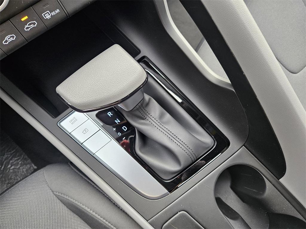 new 2025 Hyundai Elantra car, priced at $21,936