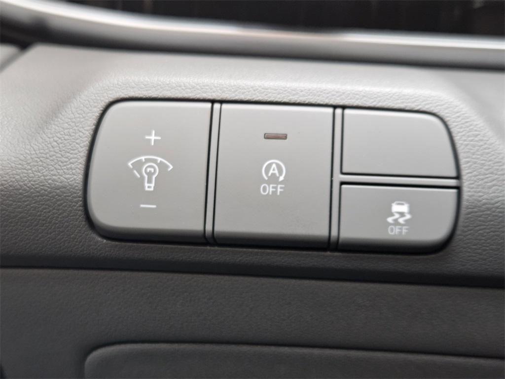 new 2025 Hyundai Elantra car, priced at $21,936