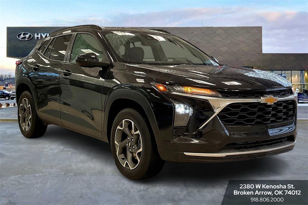 used 2024 Chevrolet Trax car, priced at $21,044