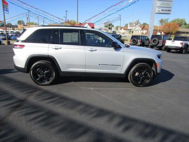 used 2022 Jeep Grand Cherokee car, priced at $36,995