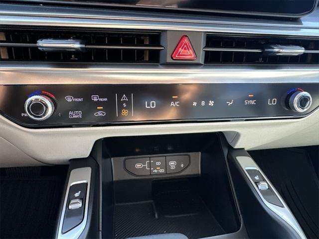new 2025 Kia Sorento car, priced at $32,490