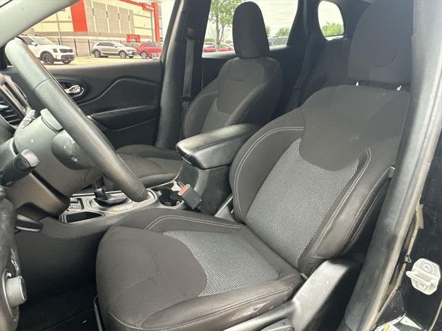 used 2020 Jeep Cherokee car, priced at $13,822