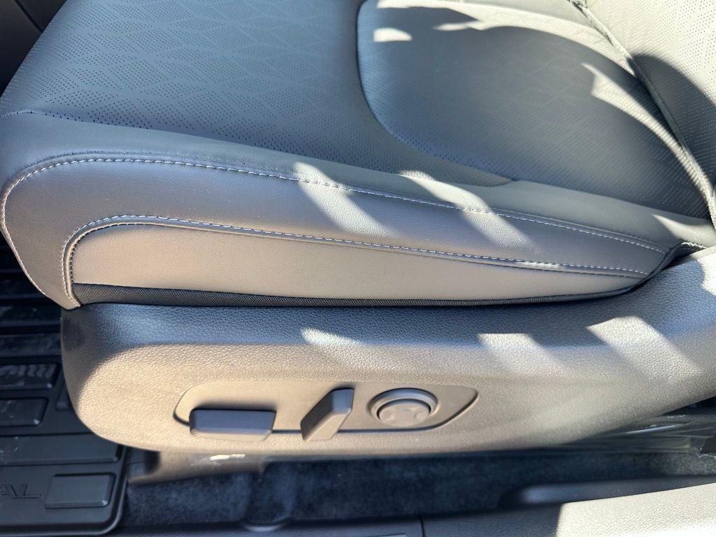 new 2026 Kia Carnival Hybrid car, priced at $47,222