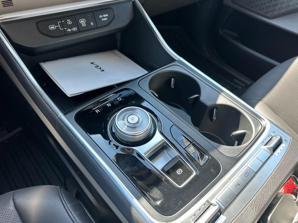 new 2026 Kia Carnival Hybrid car, priced at $47,222