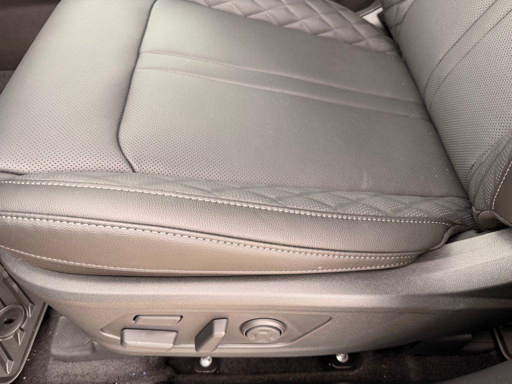 new 2026 Kia Sorento Hybrid car, priced at $45,602