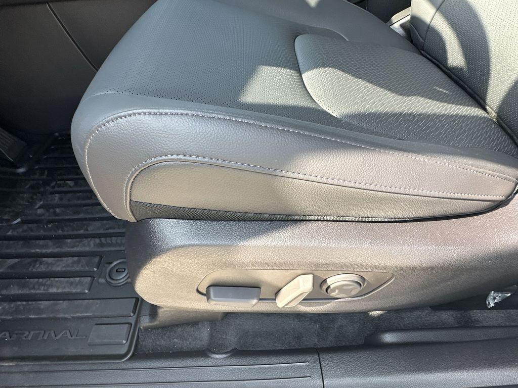 new 2026 Kia Carnival car, priced at $48,960