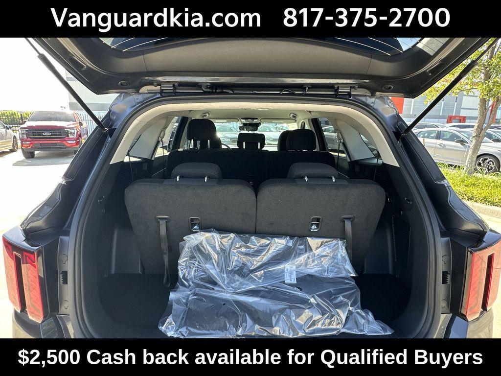 new 2025 Kia Sorento car, priced at $28,440