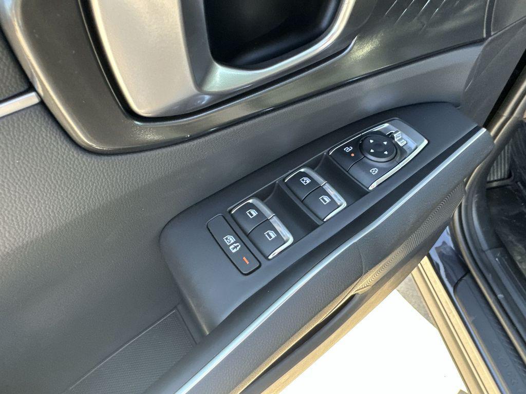 new 2025 Kia Sorento car, priced at $28,440