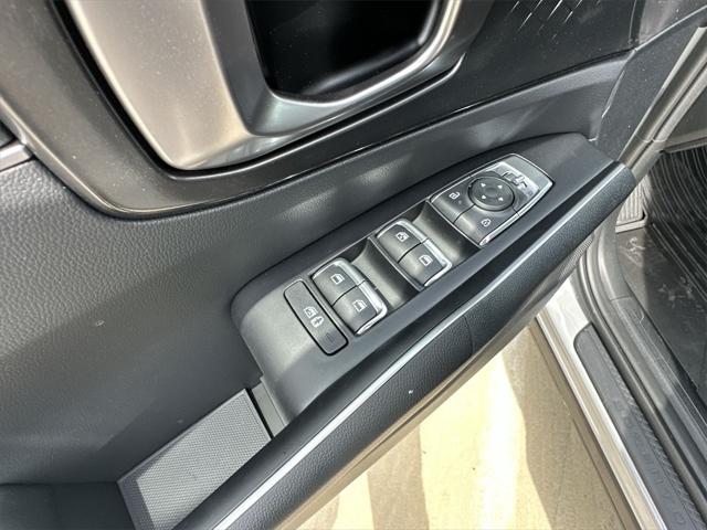 new 2025 Kia Sorento car, priced at $34,695