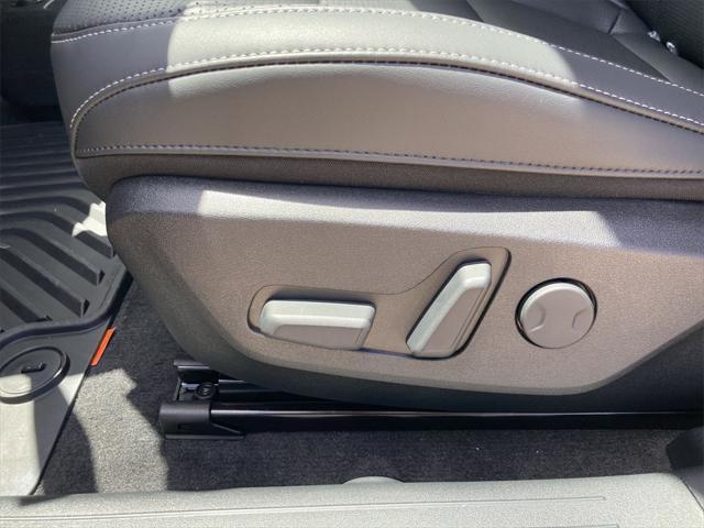 new 2025 Kia EV6 car, priced at $46,923