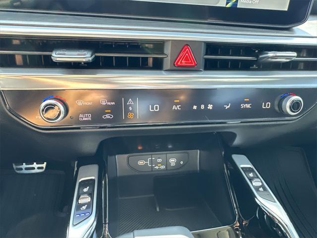 new 2025 Kia Sorento car, priced at $40,290