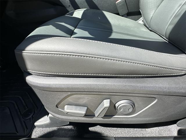 new 2025 Kia Sorento car, priced at $40,290