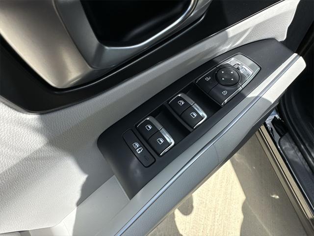 new 2025 Kia Sorento car, priced at $36,564