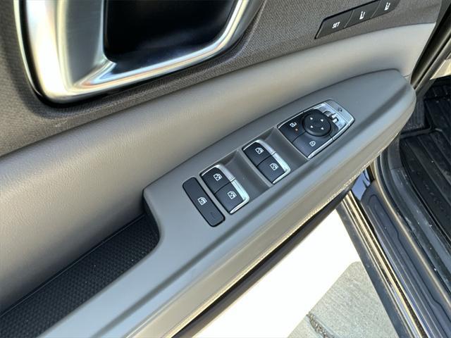 new 2025 Kia Carnival car, priced at $38,069