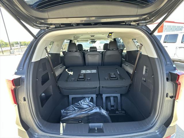 new 2025 Kia Carnival car, priced at $38,069