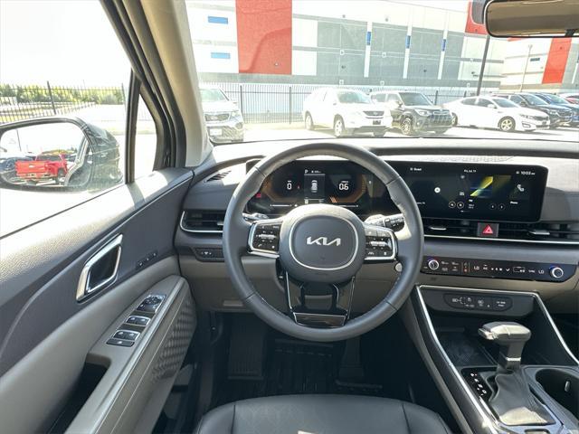 new 2025 Kia Carnival car, priced at $38,069