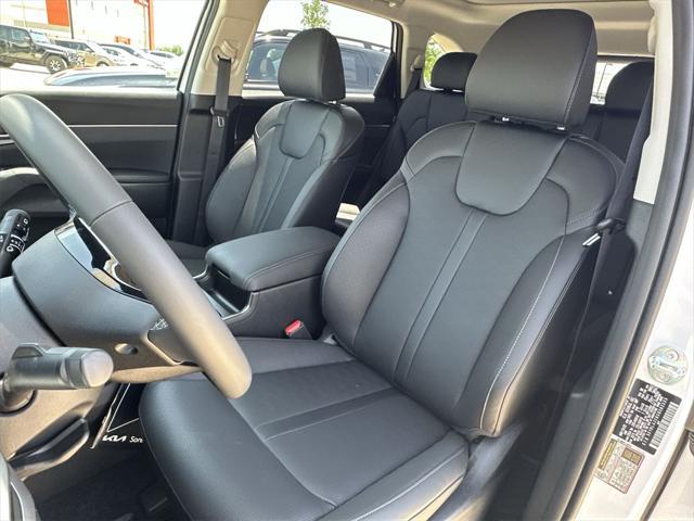 new 2025 Kia Sorento car, priced at $34,223