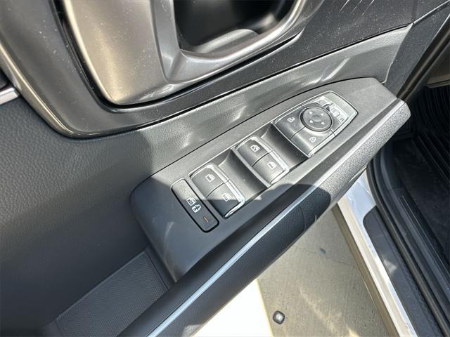new 2025 Kia Sorento car, priced at $34,223