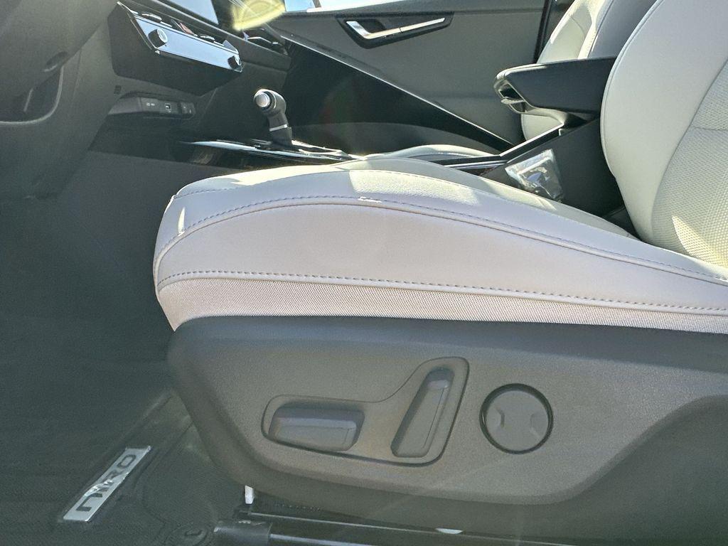 new 2025 Kia Niro car, priced at $27,081