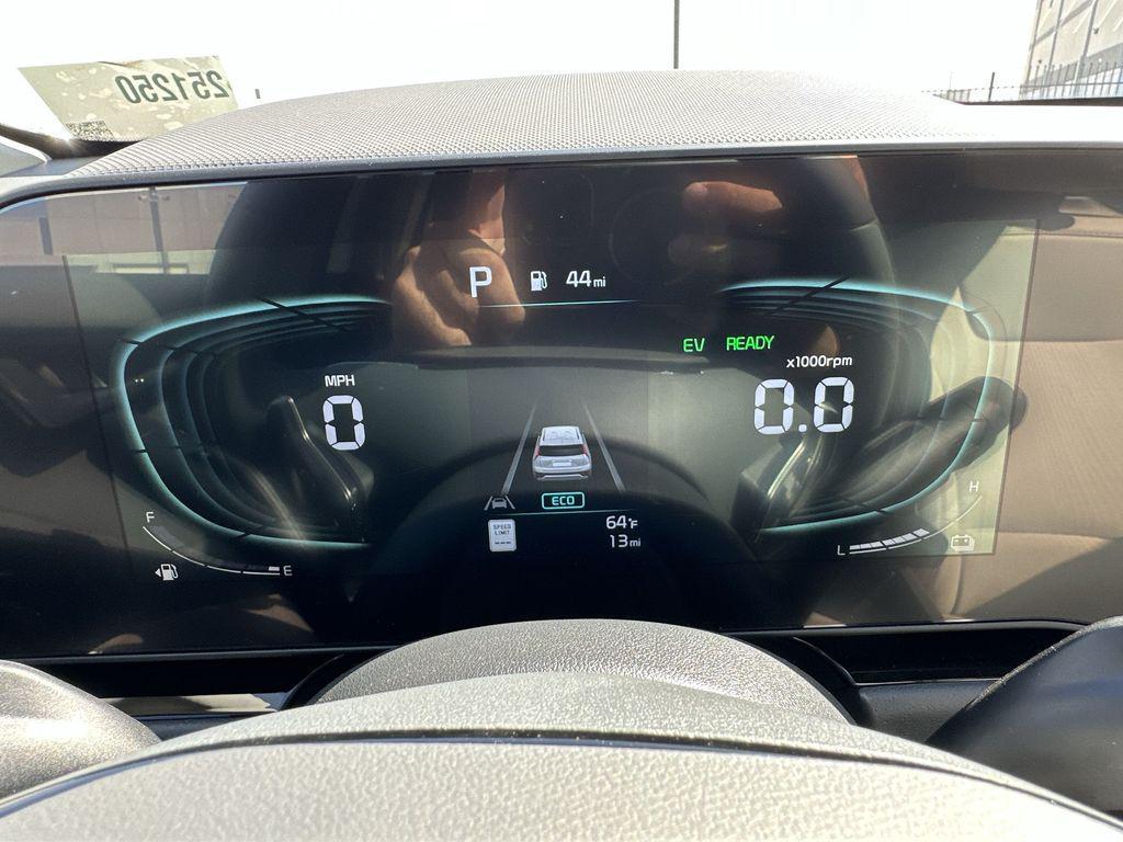 new 2025 Kia Niro car, priced at $27,081