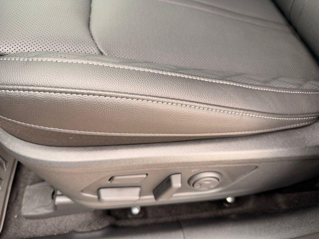 new 2026 Kia Sorento Hybrid car, priced at $45,602