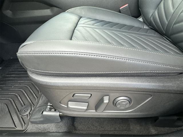 new 2025 Kia Sorento car, priced at $42,770