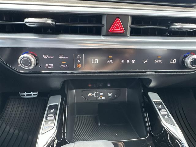 new 2025 Kia Sorento car, priced at $42,770