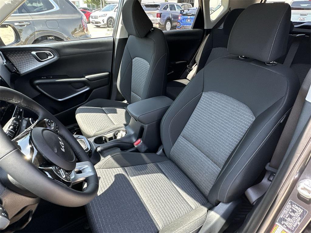 new 2025 Kia Soul car, priced at $24,594