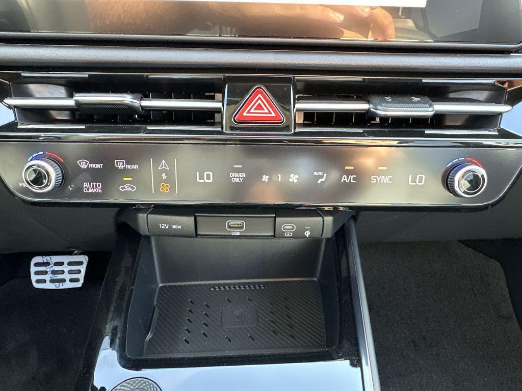 new 2025 Kia Niro car, priced at $29,143