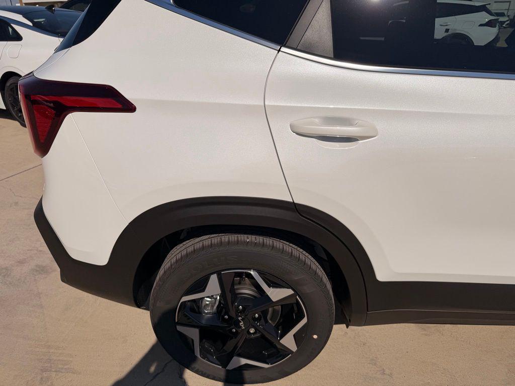 new 2026 Kia Seltos car, priced at $28,637