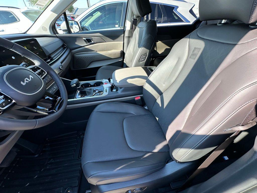 new 2026 Kia Carnival car, priced at $45,307