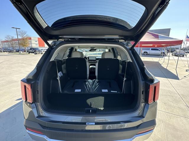 new 2025 Kia Sorento Hybrid car, priced at $38,991