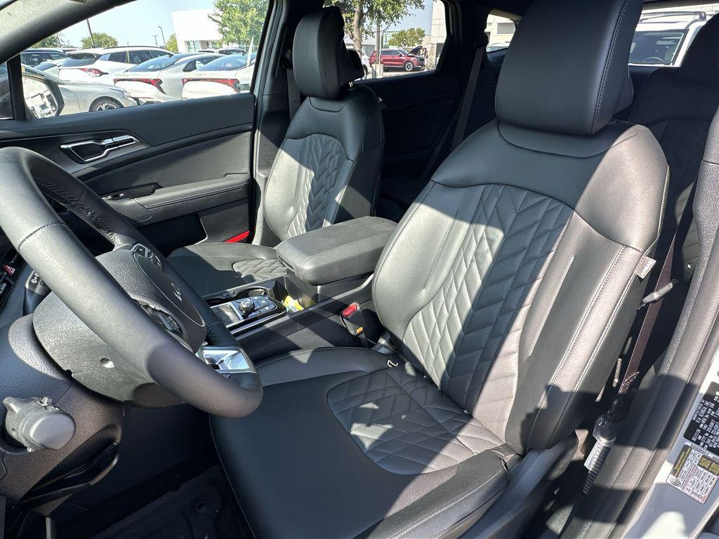 new 2025 Kia Sportage car, priced at $35,215