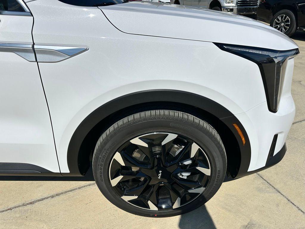 new 2026 Kia Sorento car, priced at $38,644