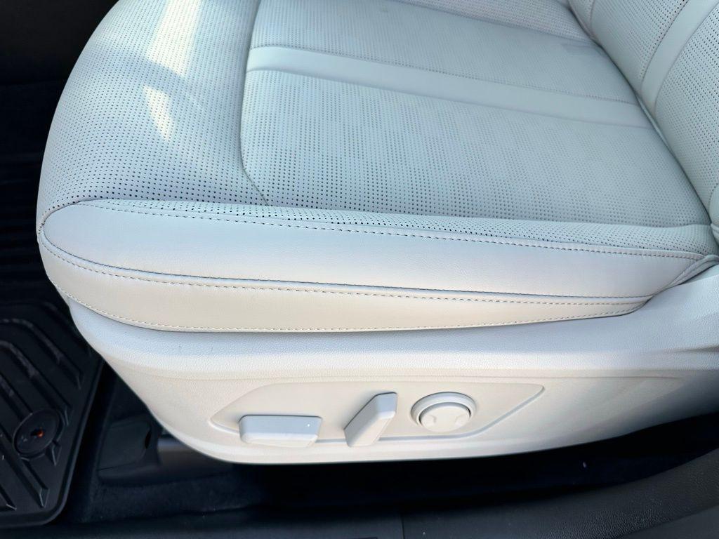 new 2026 Kia Sorento car, priced at $38,644