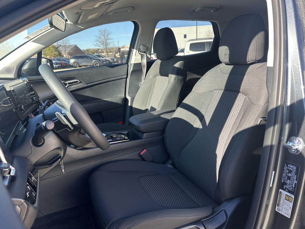 new 2025 Kia Sportage Hybrid car, priced at $27,258