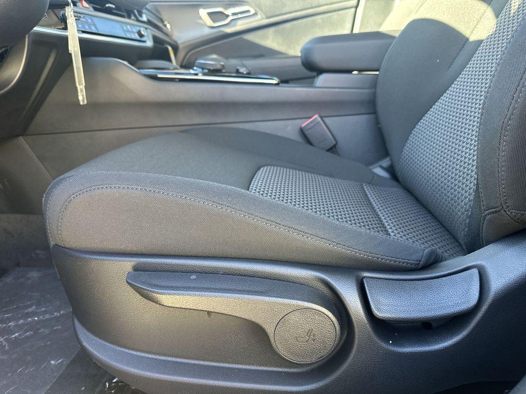 new 2025 Kia Sportage Hybrid car, priced at $27,258