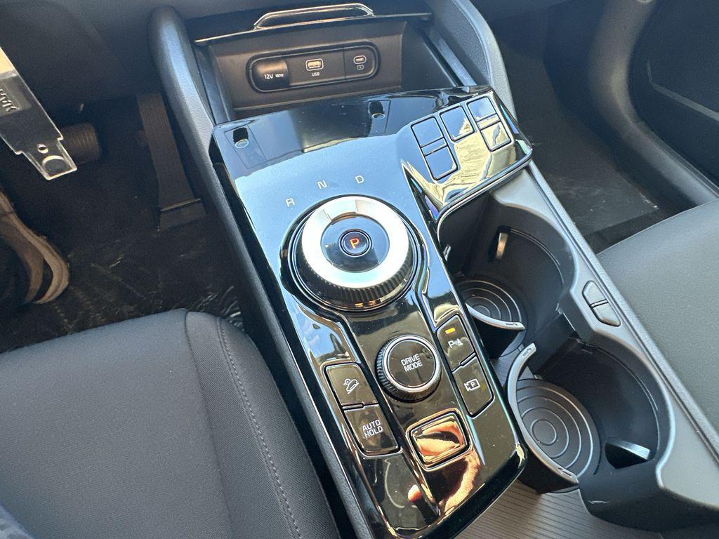 new 2025 Kia Sportage Hybrid car, priced at $27,258