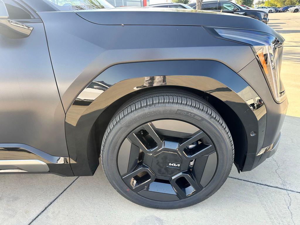 new 2026 Kia EV9 car, priced at $61,755